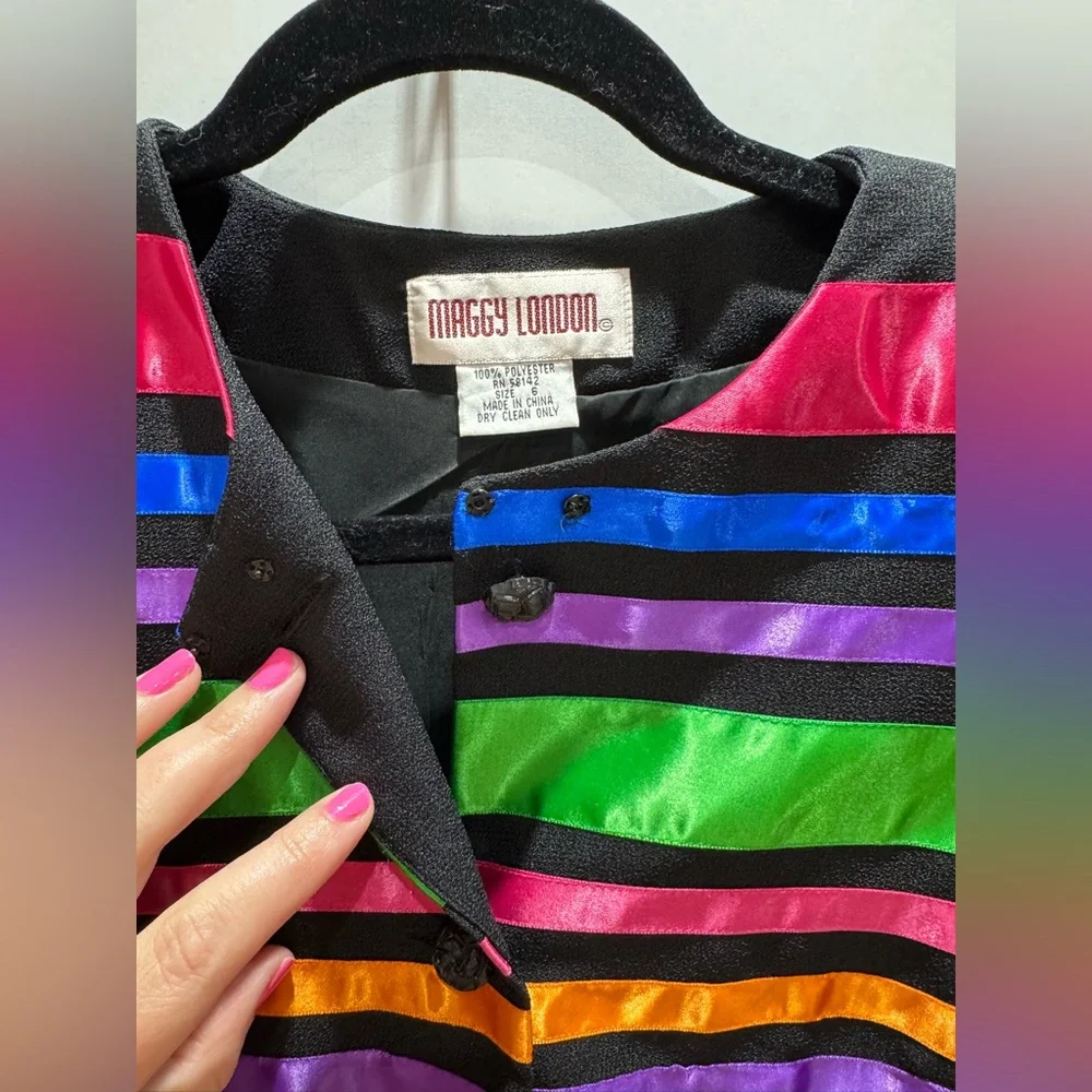 Maggie London Vintage Colorful Striped Women's cropped Jacket size 6 - Picture 5 of 9